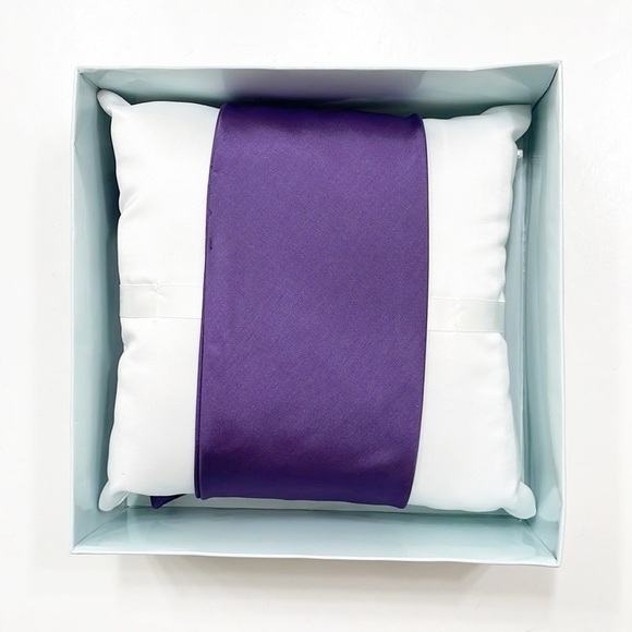 Victoria Lynn wedding ring bearer pillow - Picture 2 of 3